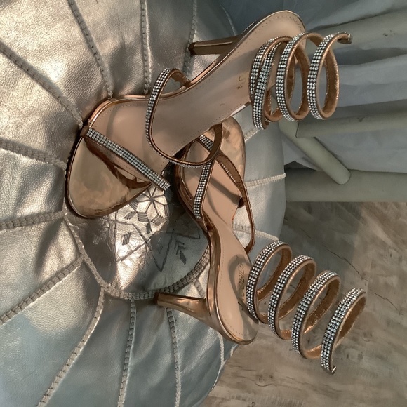 Nearly New Rose Gold & Rhinestone Evening sandal - Picture 2 of 6